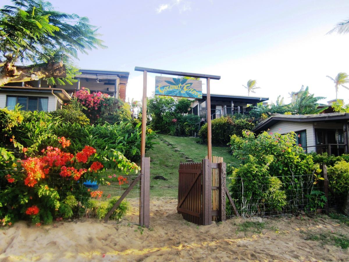 Coconut Grove Beachfront Cottages Matei Exterior photo